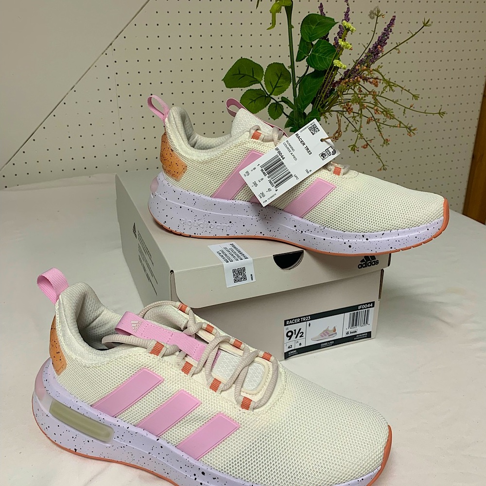 Women's Adidas Racer TR23 Shoes ~ 9.5